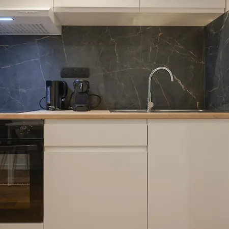 Avec Terrasse Exterieure - Coeur De Apartament *